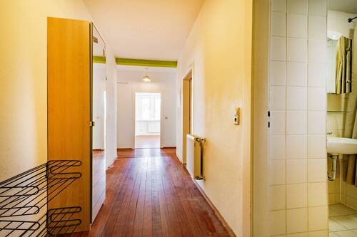 Flur - 4 Zimmer Etagenwohnung zum Kaufen in Karlsruhe