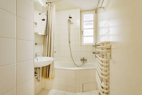 Badezimmer - Etagenwohnung mit 110,00 m&sup2; in Karlsruhe zum Kaufen