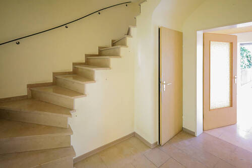 Flur - 6 Zimmer Reihenendhaus zum Kaufen in Langenfeld (Rheinland)