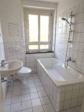 Bad - 2 Zimmer Etagenwohnung zur Miete in Chemnitz