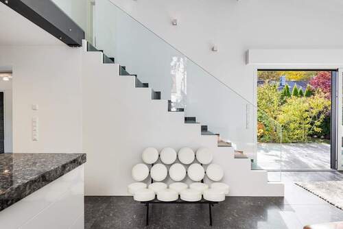 Treppenaufgang vom Wohnzimmer - 