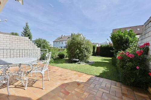 Terrasse und Garten - Reihenmittelhaus mit 156,00 m² in Neu-Ulm zum Kaufen