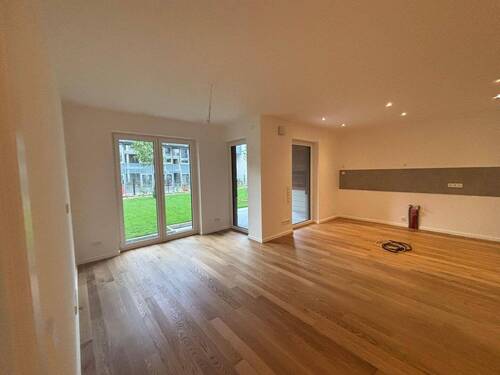 Wohn-Esszimmer / Küche - 2 Zimmer Etagenwohnung in Frankfurt