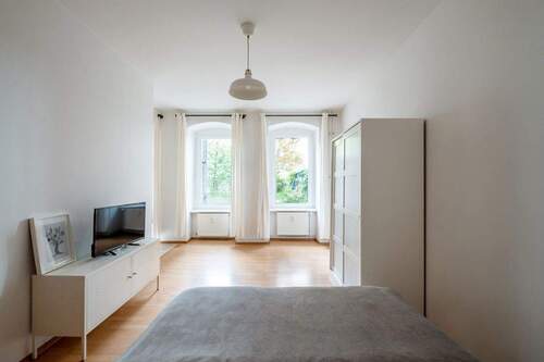Wohn-und Schlafbereich - Ruhige 1-Zimmer-Wohnung mit Terrasse in Spreenähe