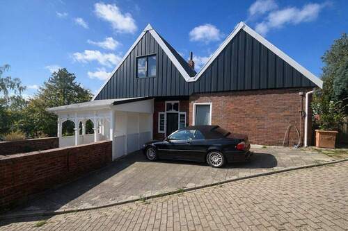 Giebelseite - Historischer Charme & moderner Komfort - modernisiertes Einfamilienhaus mit Ausbaureserve