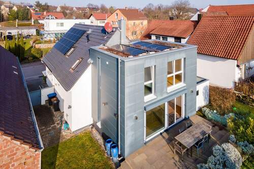 Haus mit Anbau - 