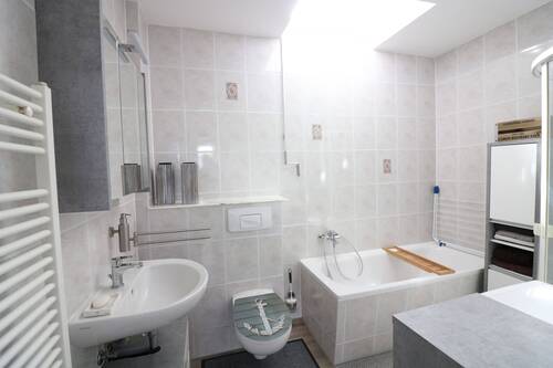 Badezimmer 2. Wohneinheit - 