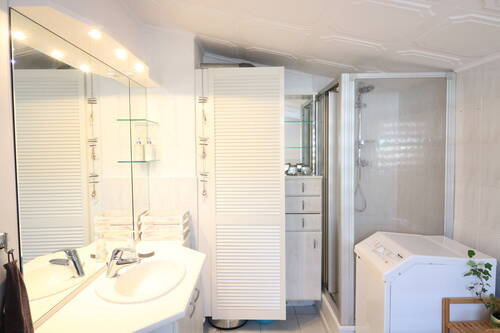 Badezimmer 1. Wohneinheit - 