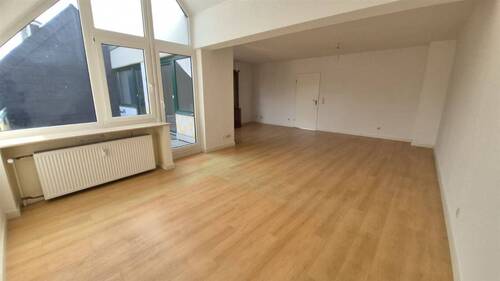 Wohn- und Esszimmer - 2 Zimmer Etagenwohnung zum Kaufen in Haan