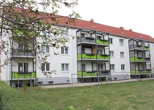 Außenansicht - Sanierte 3-Raum-Wohnung mit Balkon