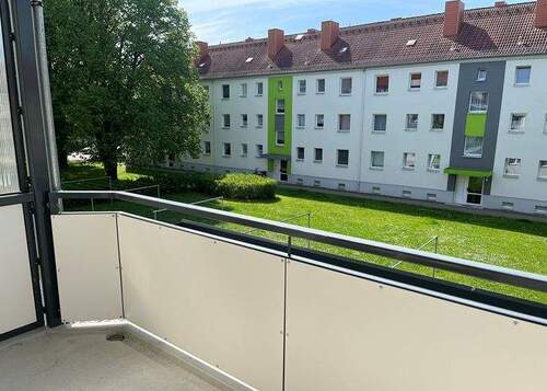 Aussicht Balkon - Etagenwohnung mit 61,40 m² in Oschersleben zur Miete