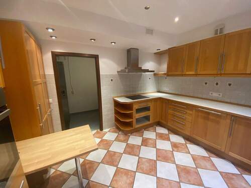 Modernes Wannen- und Duschbad-WC - 