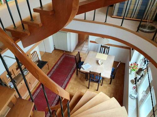 Treppe OG EG. - 6 Zimmer Mehrfamilienhaus, Wohnhaus zum Kaufen in Waldkraiburg