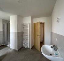 Wohnen auf über 100 qm - Badewanne u. Dusche - Oschersleben