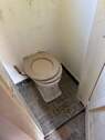 Nebengebäude Plumpsklo - 