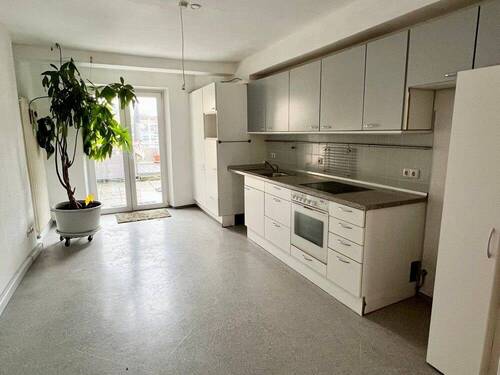 Küche mit Zugang zur Terrasse - 