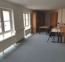 flexibel gestalltbares Büro im 1. OG im Neumarkt 17 zu vermieten - Merseburg