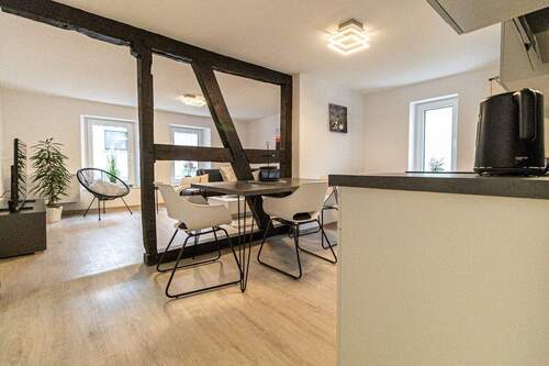 Blick ins Wohnzimmer - 