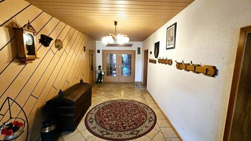 Eingangsbereich / Diele - 6 Zimmer Bauernhaus, Landhaus zum Kaufen in Balge / Holzbalge