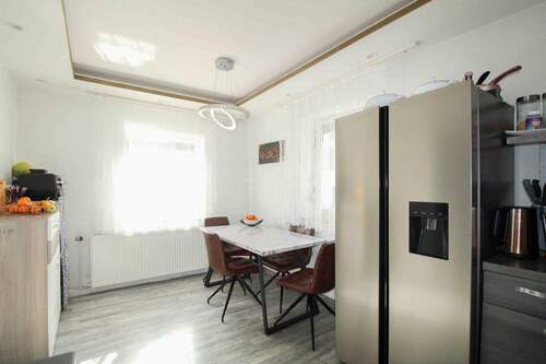 Küche mit Essbereich - 