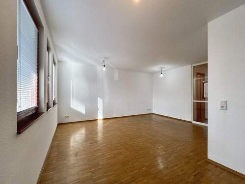 Wohn-/Essbereich II - 2 Zimmer Etagenwohnung in Heppenheim