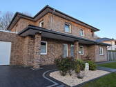 Bild 1 - Exklusives Traumhaus aus 2012 auf einem Traumgrundstück inkl. Garage, Massiv-Bau, in ruhiger Lage