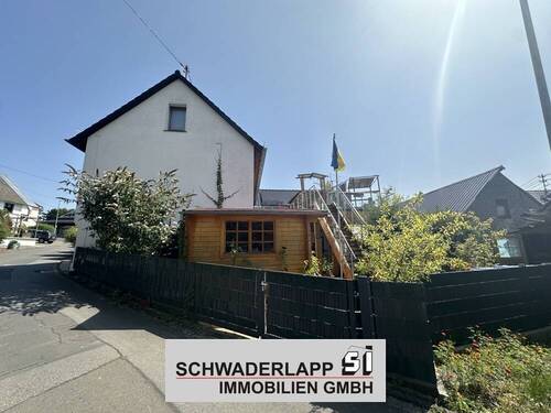 Seitenansicht - Großes Einfamilienhaus mit Pool, Sauna, Lift und nachhaltiger Energietechnik