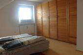 Schlafzimmer mit Einbauschrank - 