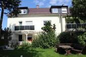 Garten mit Blick aufs Haus - 