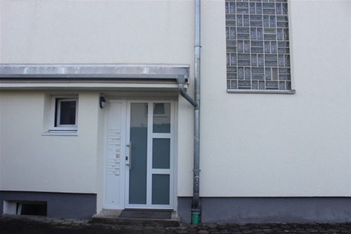 Hauseingang - 2 Zimmer Etagenwohnung zum Kaufen in Germering