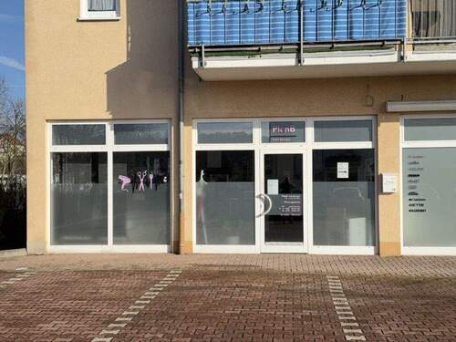 Ladenfront - Ladenfläche für Friseur und Kosmetik