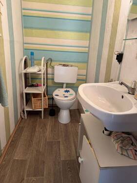 Gäste WC - Mehrfamilienhaus, Wohnhaus mit 130,00 m&sup2; in Bernburg zum Kaufen