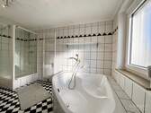 Tageslichtbad mit Dusche - 