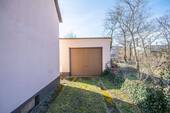 Garage mit Zufahrt - 