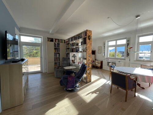 Wohnzimmer 36 qm - Großzügige 4,5-Zi.-Wohnung (175 m²) mit Dachterrasse & Wallbergblick in Bad Wiessee