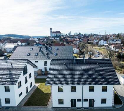 Ansicht Hauseingang - Hochwertige DHH mit viel Licht und Raum in Denklingen