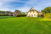 Sattgrüner Rasen - 