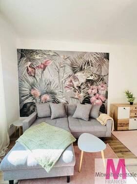  Wohnzimmer - MÖBLIERTE - Exklusive, frisch sanierte und möblierte 2-Zimmerwohnung in zentraler Lage in Nürnberg