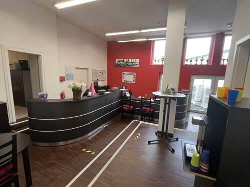 Hinterer Bereich - Gewerbeobjekt (Büro, Produktion, Verkauf) zur Miete in Herrenberg