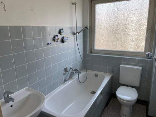 Bad - Etagenwohnung mit 74,00 m&sup2; in Eschborn zum Kaufen