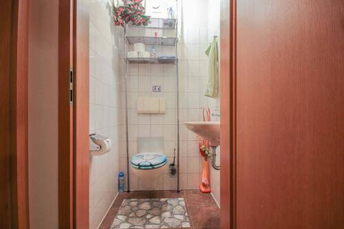 WC - 