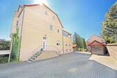 Hausansicht / Zufahrt - 9 Zimmer Mehrfamilienhaus, Wohnhaus in Jessen (Elster)