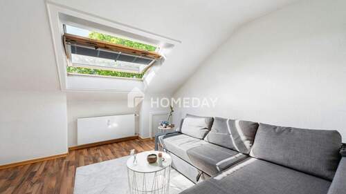 Wohnzimmer 1 - Ideal für Investoren! Dachgeschossapartment in top Lage von Düsseldorf