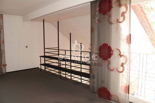 Wohn-/Galeriezimmer - 
