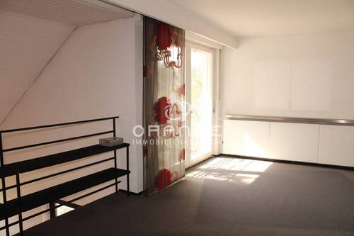 Wohn-/Galeriezimmer - 