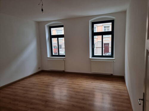 Wohnzimmer - Bild - 1 - 3-Zimmer-Erdgeschoss-Wohnung mit Balkon in Roßwein