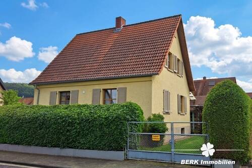 Straßenansicht - 3 Zimmer Einfamilienhaus zum Kaufen in Wörth am Main