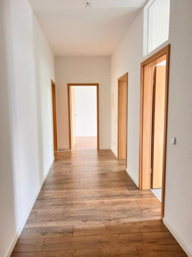 Eingangs- und Flurbereich - 2 Zimmer Etagenwohnung zur Miete in Chemnitz