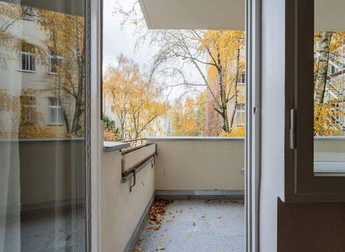Blick zum Balkon - 