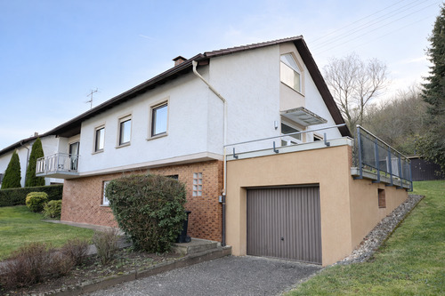 Ansicht aus nordöstlicher Richtung - Einfamilienhaus mit 204,00 m&sup2; in Theisbergstegen zum Kaufen